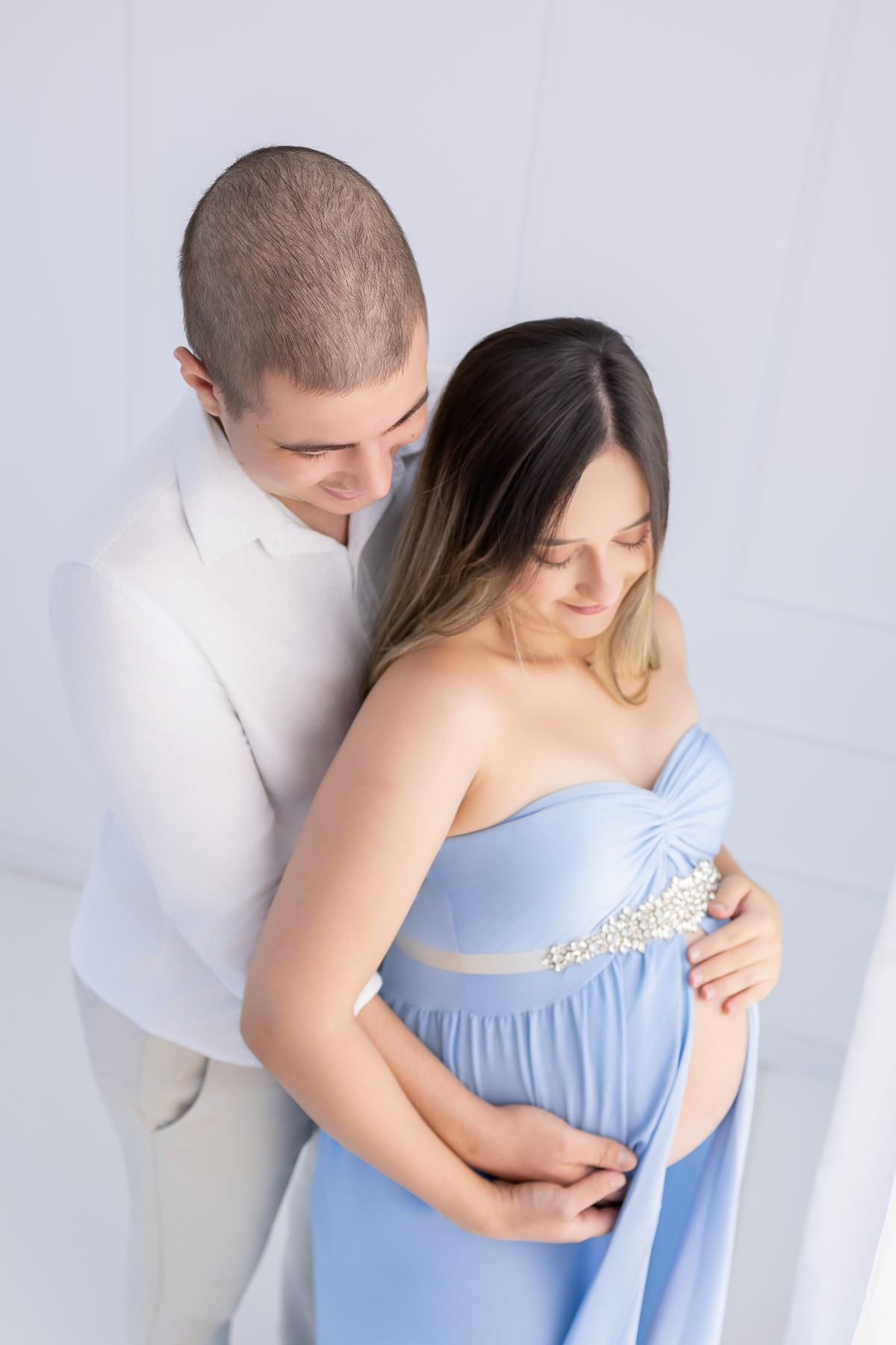 Ensaio de gestante no estúdio com tema natal. um ensaio lindo e cheio de esperança.
Fotografa e Londrina especializada em ensaios em estúdio.