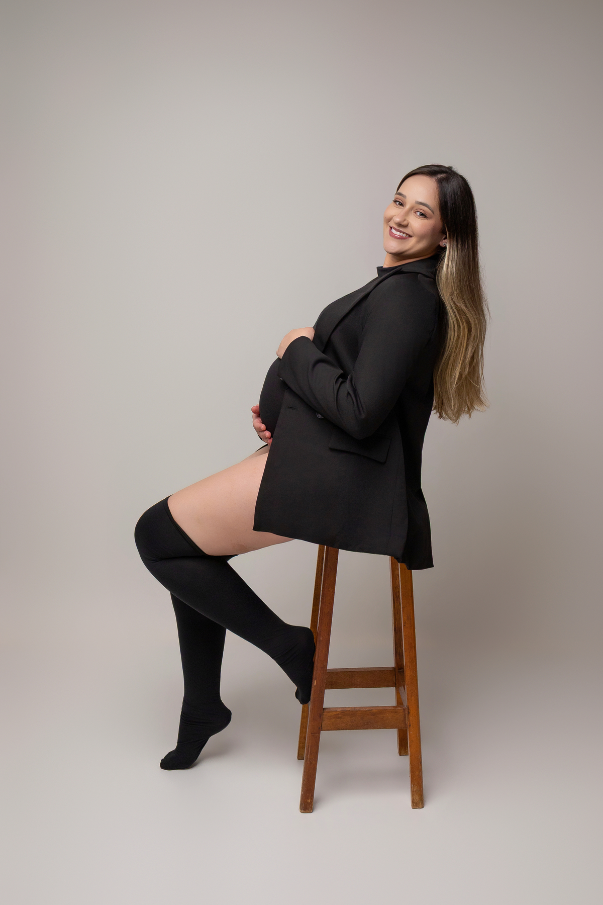 Ensaio de gestante no estúdio com tema natal. um ensaio lindo e cheio de esperança.
Fotografa e Londrina especializada em ensaios em estúdio.