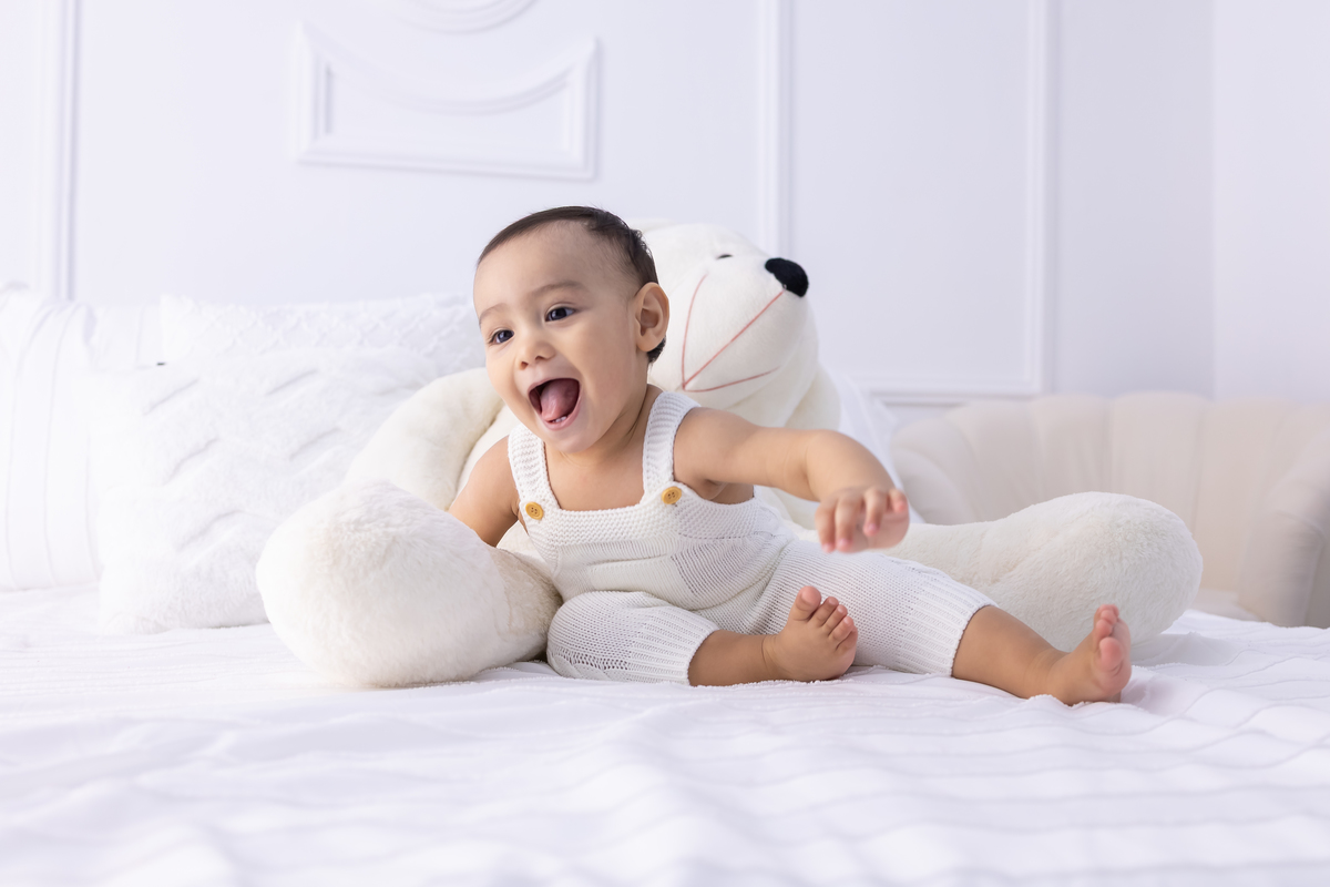 smash the cake sem bolo - Tema astronauta. Fotografo em londrina especializado em ensaios de bebês e sessão smash.