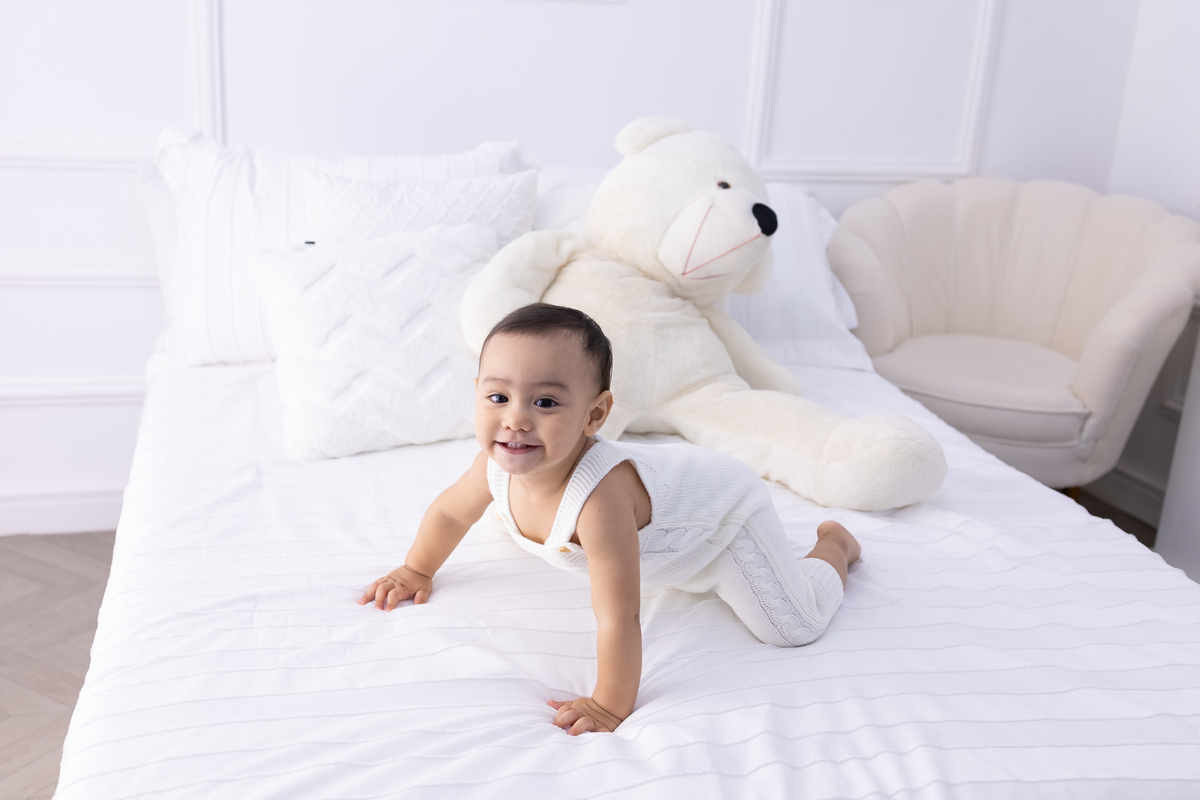 smash the cake sem bolo - Tema astronauta. Fotografo em londrina especializado em ensaios de bebês e sessão smash.