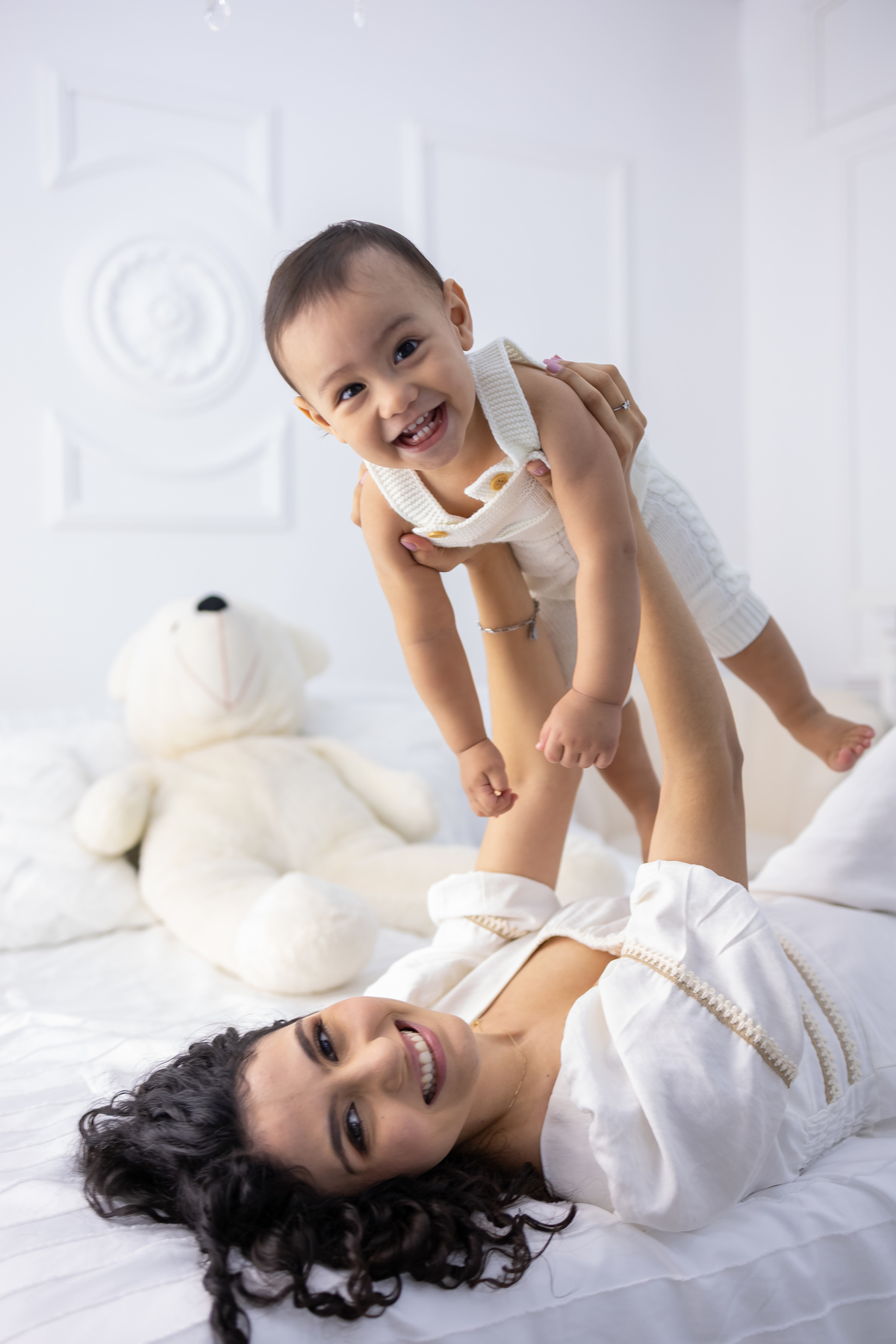 smash the cake sem bolo - Tema astronauta. Fotografo em londrina especializado em ensaios de bebês e sessão smash.