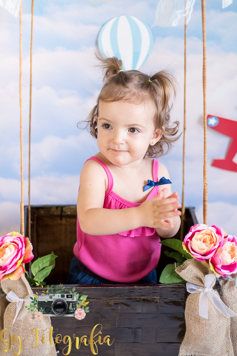 mini ensaio de dia das crianças, tema voo de balão, ensaio em estúdio, pacotes a partir de 120,00 até 3 anos