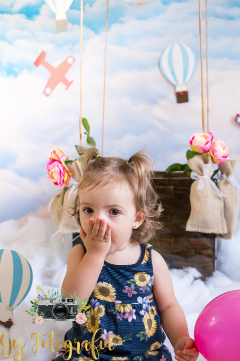 mini ensaio de dia das crianças, tema voo de balão, ensaio em estúdio, pacotes a partir de 120,00 até 3 anos