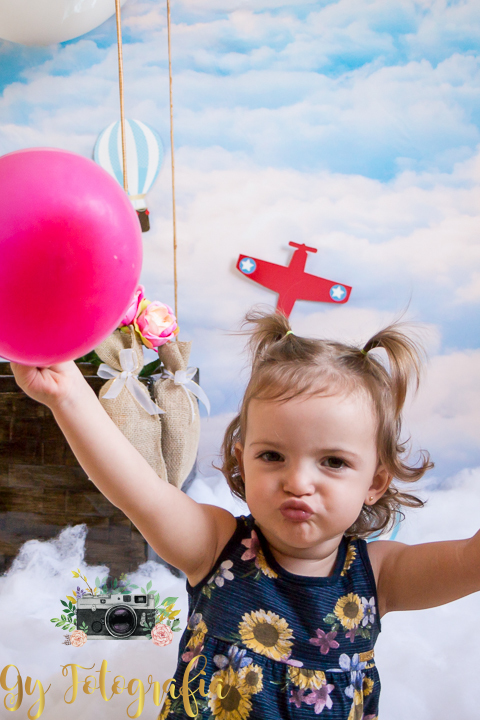 mini ensaio de dia das crianças, tema voo de balão, ensaio em estúdio, pacotes a partir de 120,00 até 3 anos