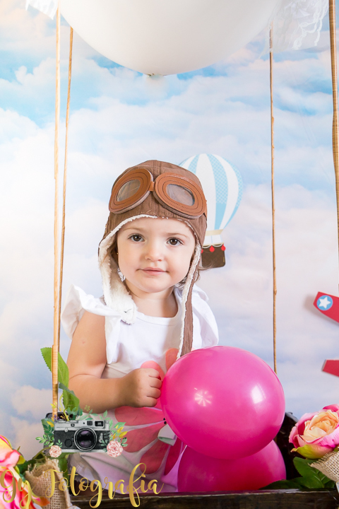 mini ensaio de dia das crianças, tema voo de balão, ensaio em estúdio, pacotes a partir de 120,00 até 3 anos