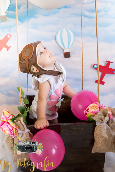 mini ensaio de dia das crianças, tema voo de balão, ensaio em estúdio, pacotes a partir de 120,00 até 3 anos