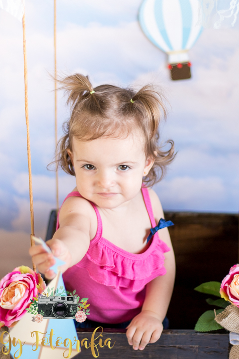 mini ensaio de dia das crianças, tema voo de balão, ensaio em estúdio, pacotes a partir de 120,00 até 3 anos