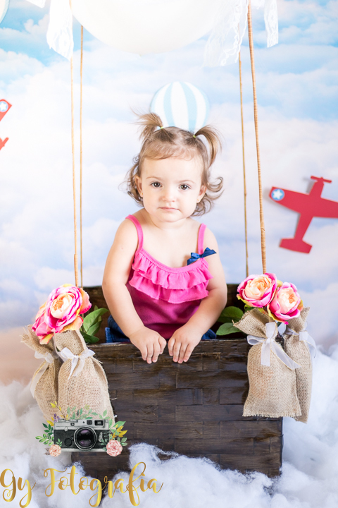 mini ensaio de dia das crianças, tema voo de balão, ensaio em estúdio, pacotes a partir de 120,00 até 3 anos