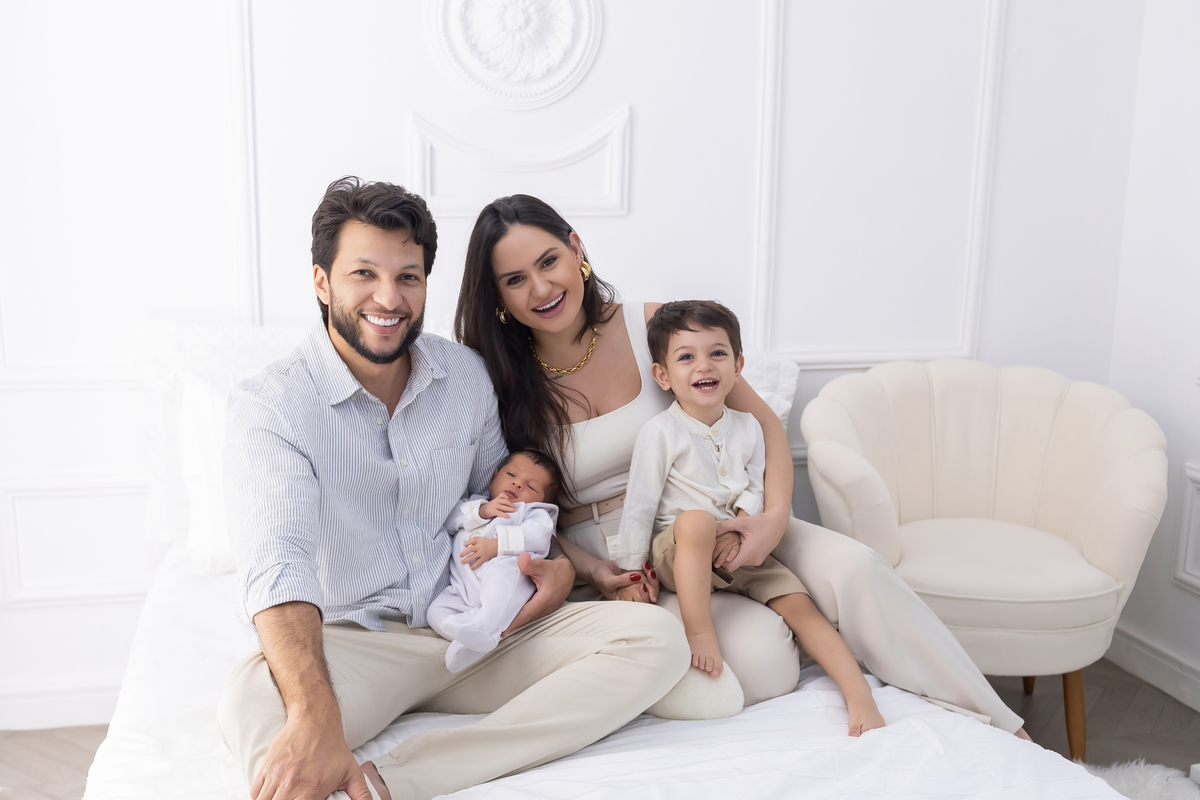 Ensaio Newborn natural do Joaquim, ensaio em estudio em Londrina-pr, fotografa especializada em ensaios em família.
