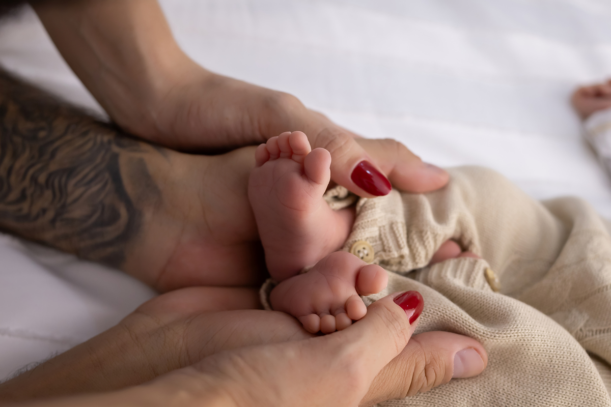 Ensaio Newborn natural do Joaquim, ensaio em estudio em Londrina-pr, fotografa especializada em ensaios em família.