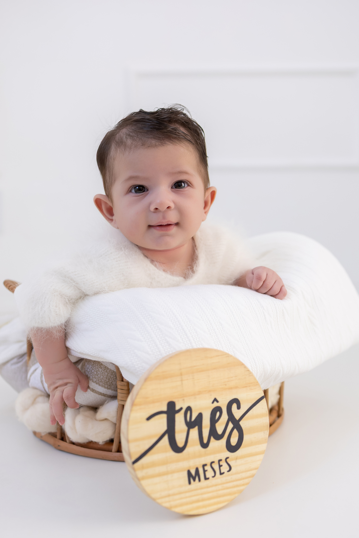 Ensaio de acompanhamento do bebê, mesversário. ensaio de 3 meses.. fotografo em londrina especializado em ensaios de bebês.