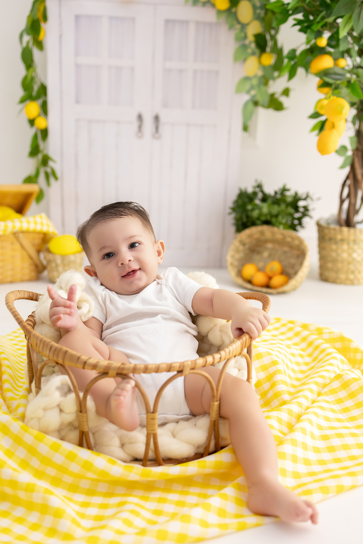 Ensaio de acompanhamento do bebê, mesversário. ensaio de 5 meses.. fotografo em londrina especializado em ensaios de bebês.