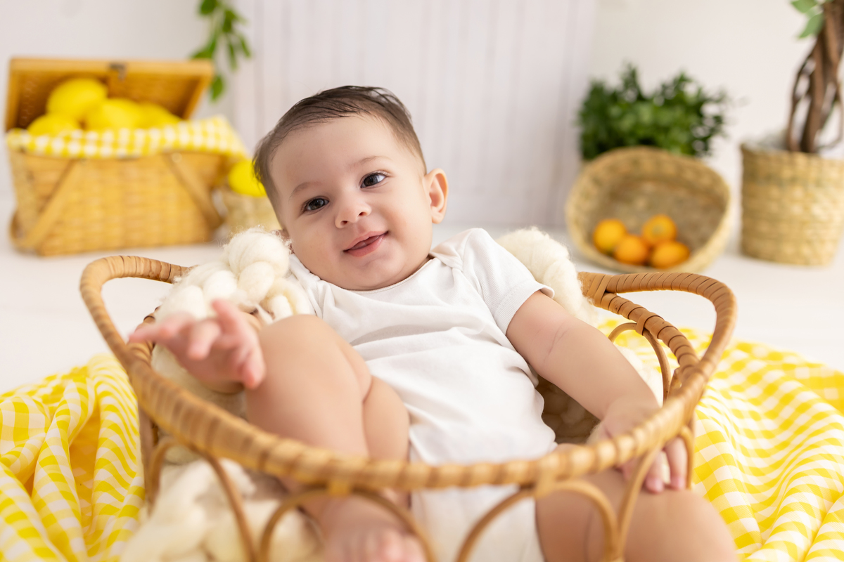 Ensaio de acompanhamento do bebê, mesversário. ensaio de 5 meses.. fotografo em londrina especializado em ensaios de bebês.