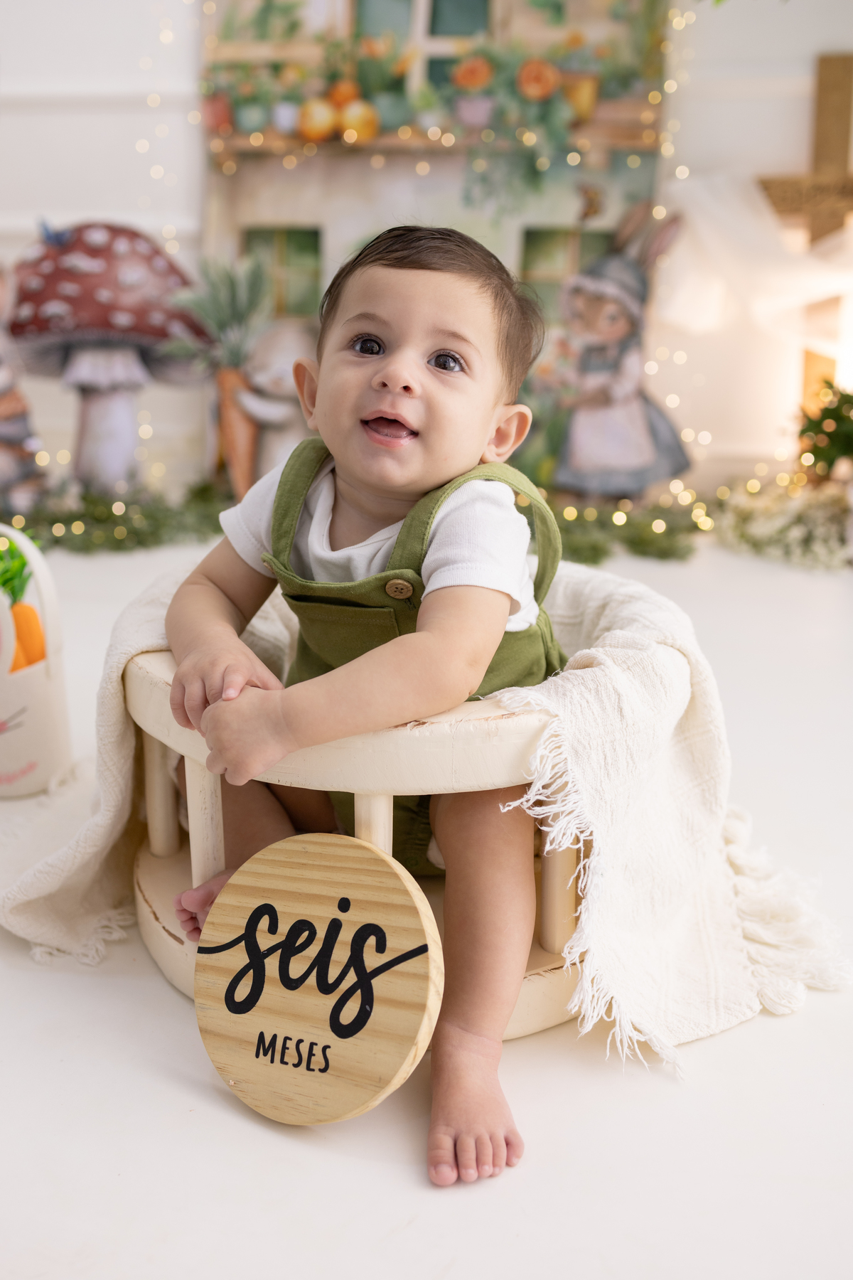 Ensaio de acompanhamento do bebê, mesversário. ensaio de 6 meses.. fotógrafo em londrina especializado em ensaios de bebês.
Tema do mês do acompanhamento, páscoa!