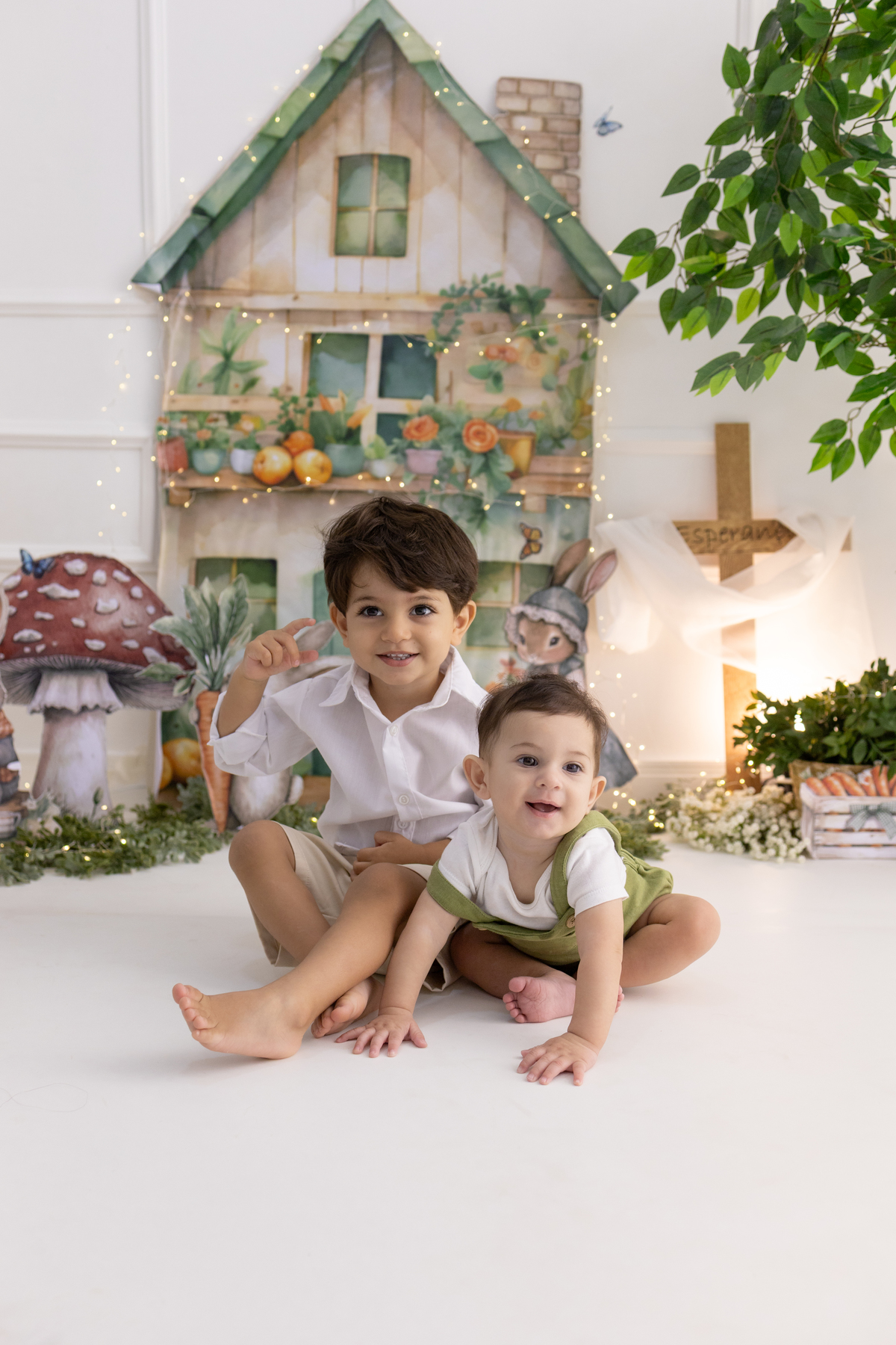 Ensaio de acompanhamento do bebê, mesversário. ensaio de 6 meses.. fotógrafo em londrina especializado em ensaios de bebês.
Tema do mês do acompanhamento, páscoa!