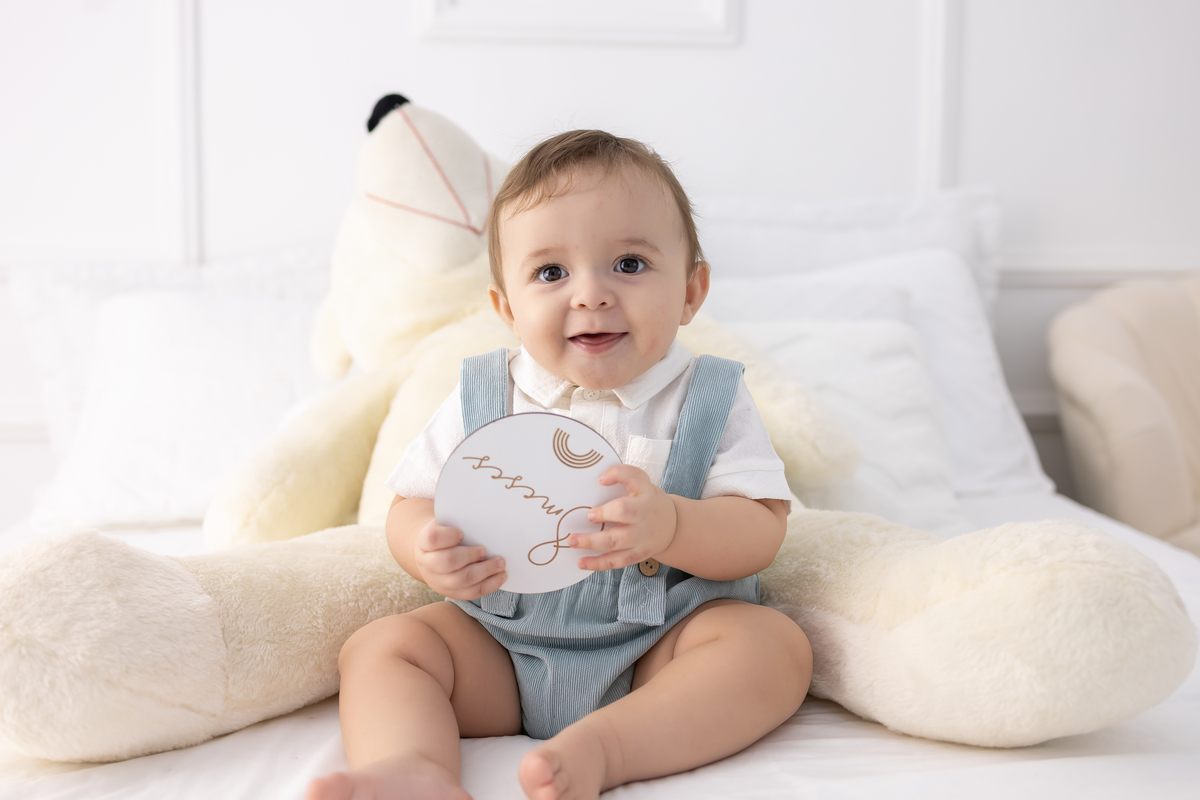 Ensaio de acompanhamento do bebê, mesversário. com direto a banho de leite e limões. Ensaio de 8 meses.. fotografo em londrina especializado em ensaios de bebês.