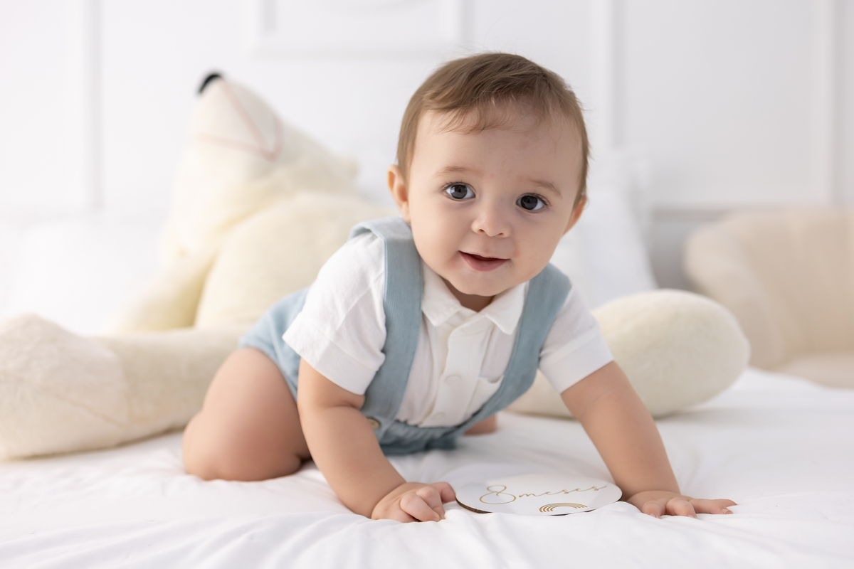 Ensaio de acompanhamento do bebê, mesversário. com direto a banho de leite e limões. Ensaio de 8 meses.. fotografo em londrina especializado em ensaios de bebês.