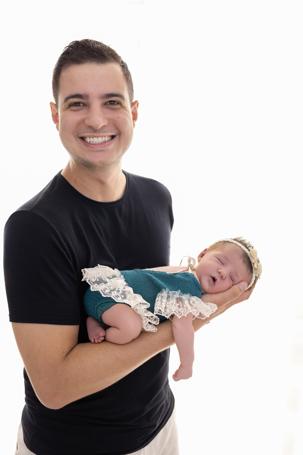 Ensaio Newborn natural da Jade, ensaio em estudio em Londrina-pr, fotografa especializada em ensaios em família.