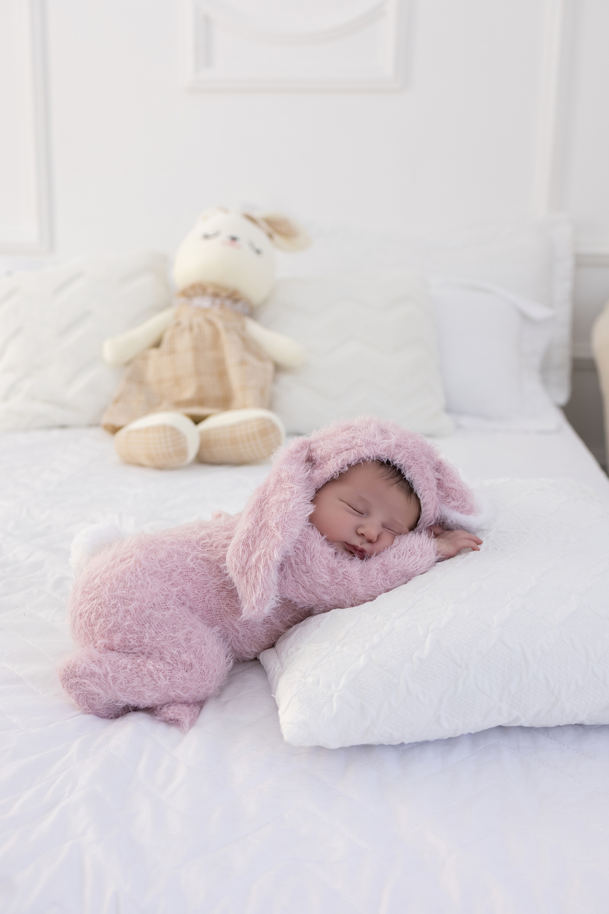 Ensaio Newborn natural da Jade, ensaio em estudio em Londrina-pr, fotografa especializada em ensaios em família.
