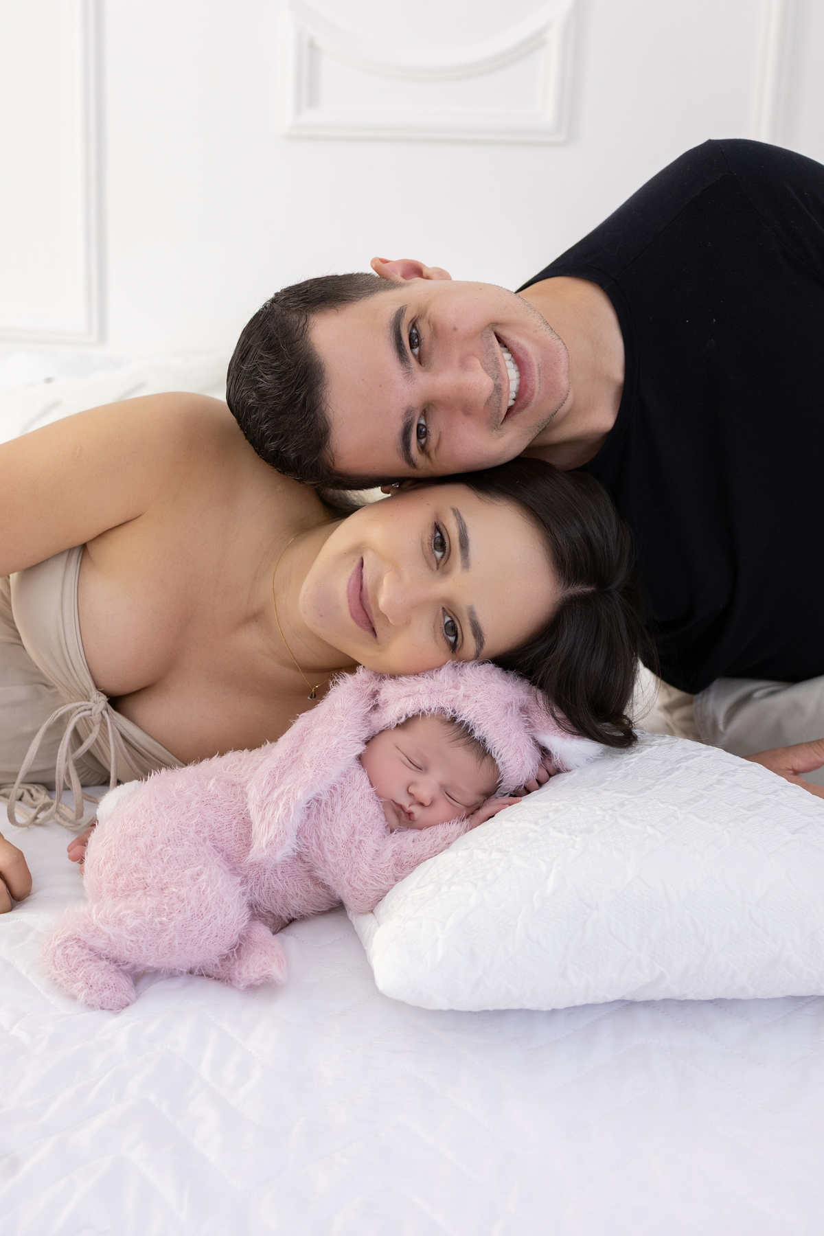 Ensaio Newborn natural da Jade, ensaio em estudio em Londrina-pr, fotografa especializada em ensaios em família.