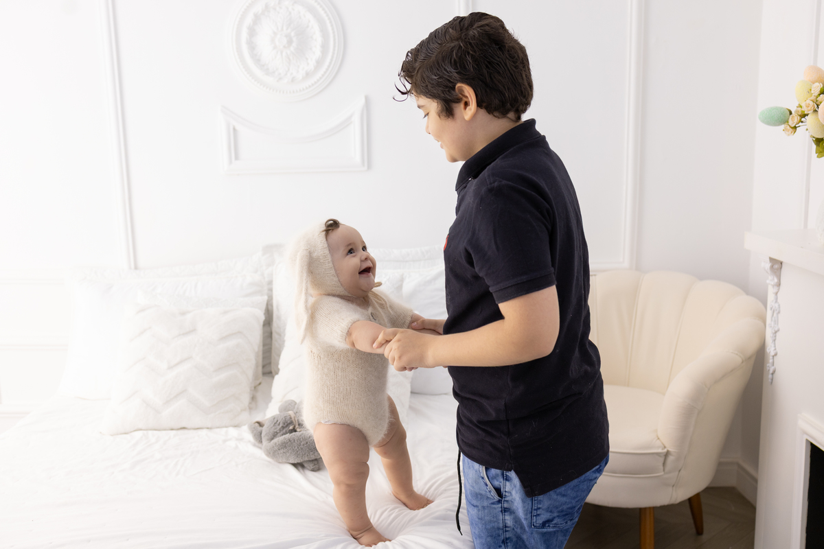 Ensaio de acompanhamento do bebê, mesversário. ensaio de 4 meses.. fotógrafo em londrina especializado em ensaios de bebês.