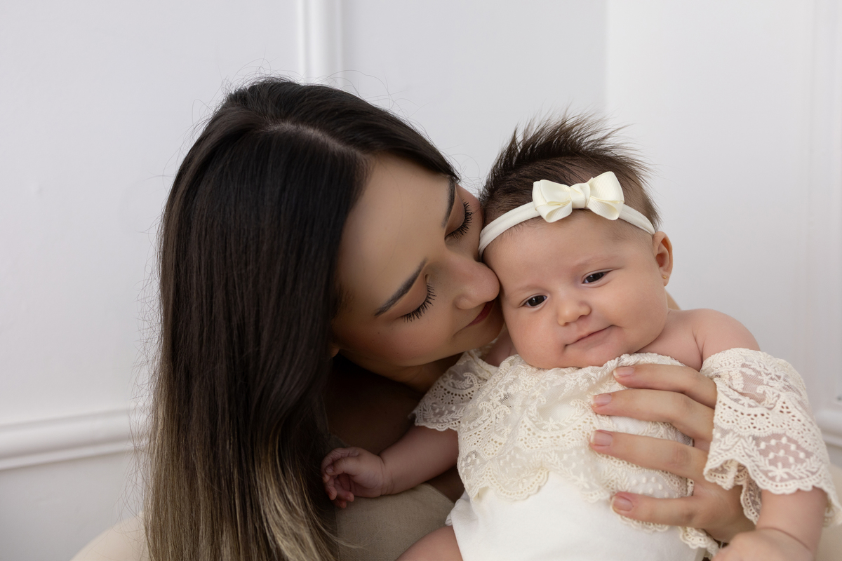 Ensaio de acompanhamento do bebê, mesversário. ensaio de 2 meses.. fotógrafo em londrina especializado em ensaios de bebês. especial de dia das mães.