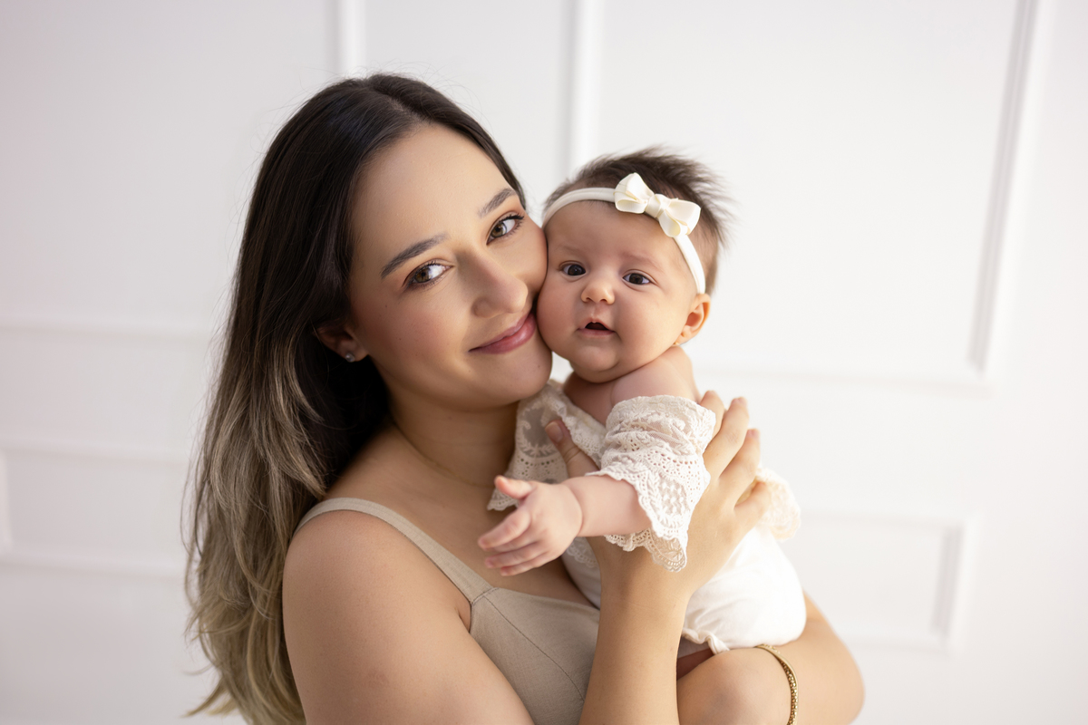 Ensaio de acompanhamento do bebê, mesversário. ensaio de 2 meses.. fotógrafo em londrina especializado em ensaios de bebês. especial de dia das mães.