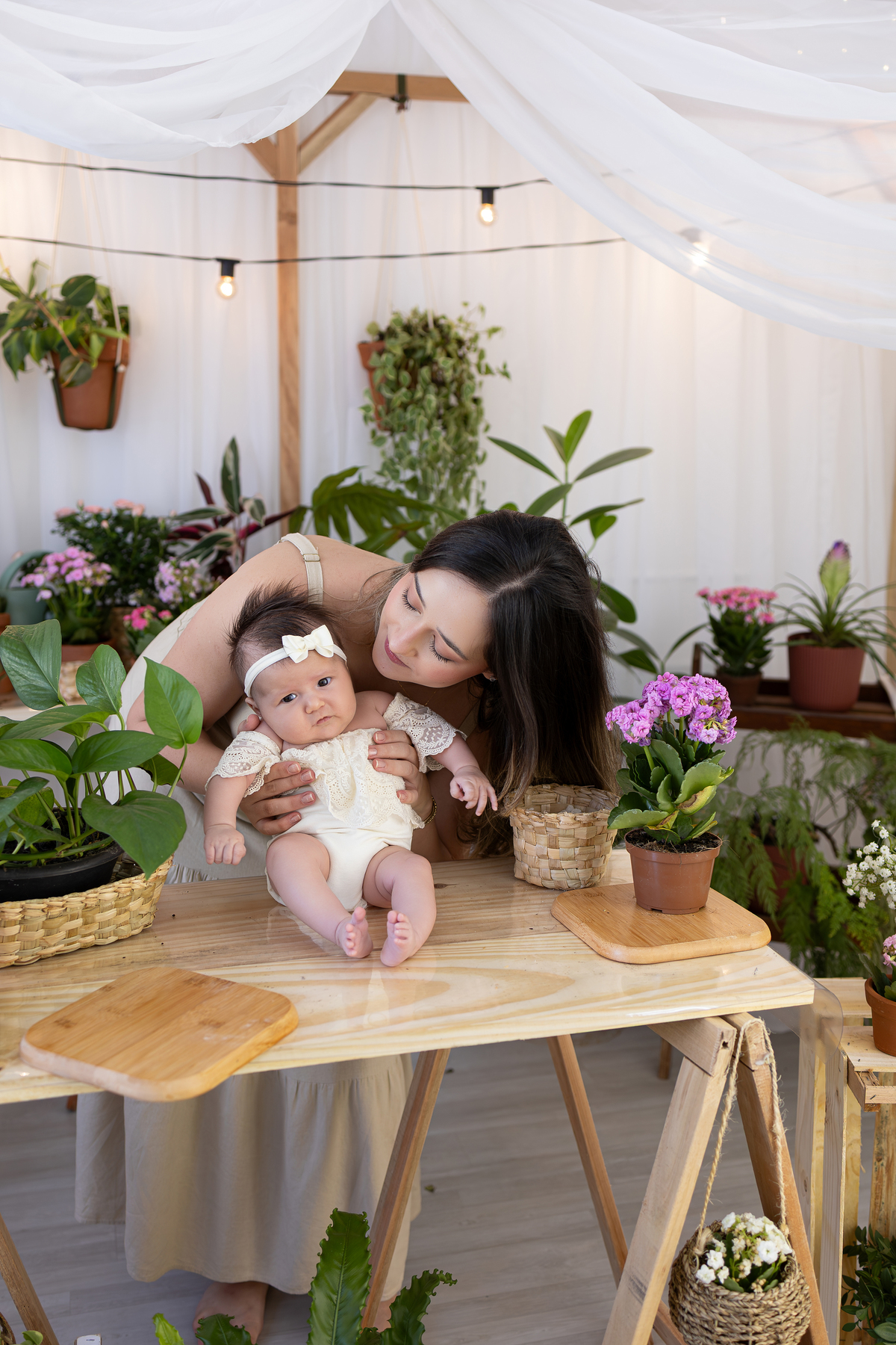 Ensaio de acompanhamento do bebê, mesversário. ensaio de 2 meses.. fotógrafo em londrina especializado em ensaios de bebês. especial de dia das mães.