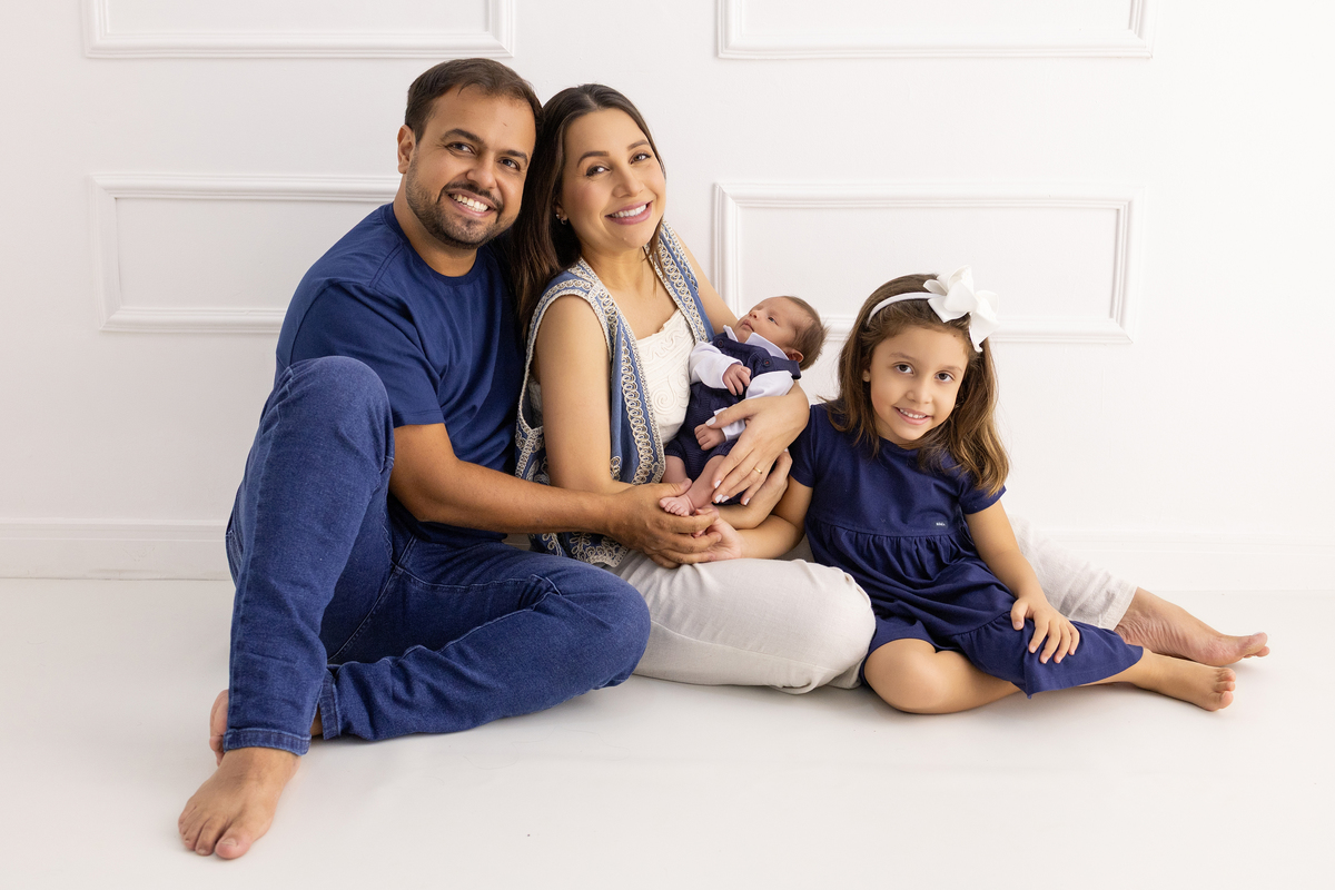 Ensaio Newborn natural do Murilo, ensaio em estúdio em Londrina-pr, fotografa especializada em ensaios em família.