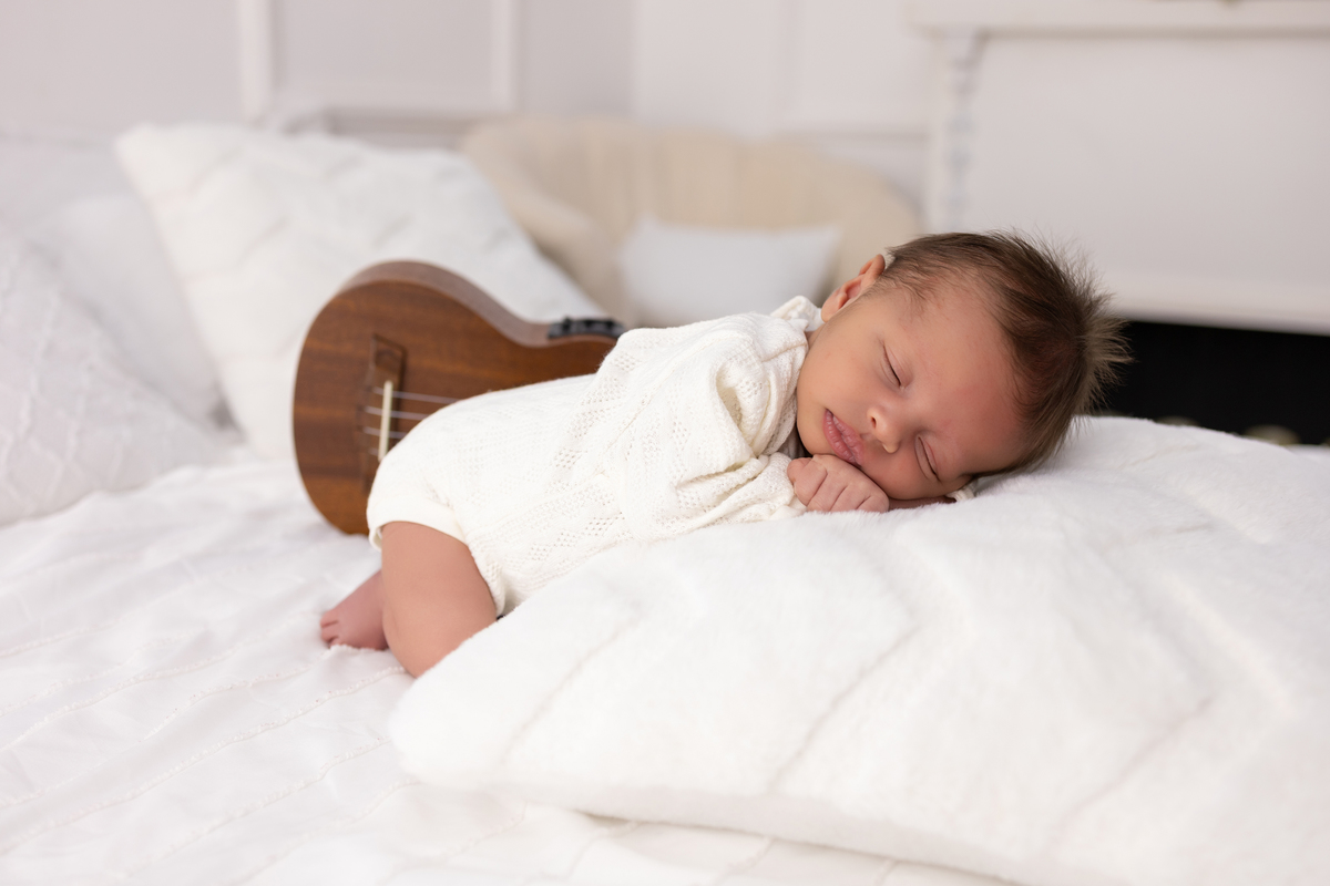 Ensaio Newborn natural do Murilo, ensaio em estúdio em Londrina-pr, fotografa especializada em ensaios em família.