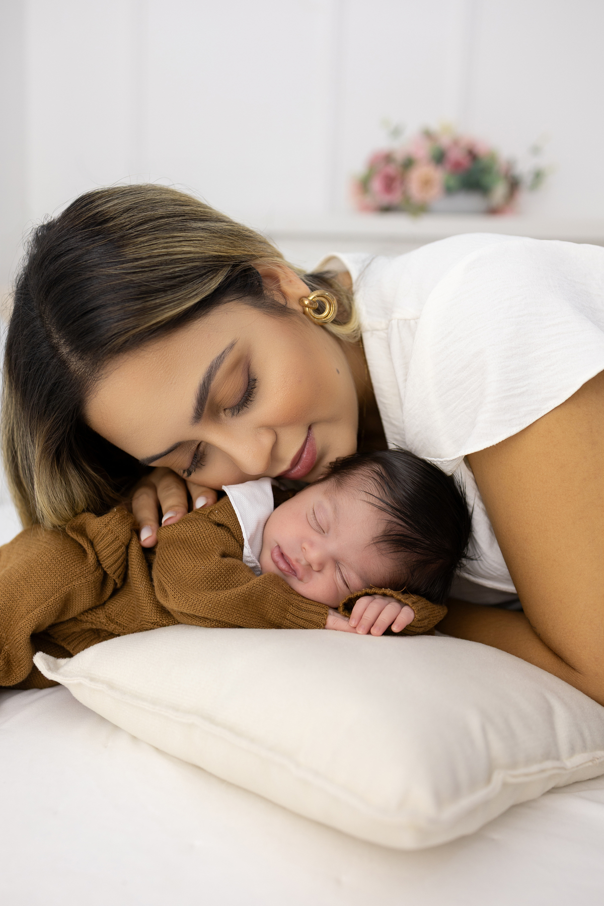 Ensaio Newborn natural do Pedro, ensaio em estúdio em Londrina-Pr, fotógrafa especializada em ensaios de bebê em família.