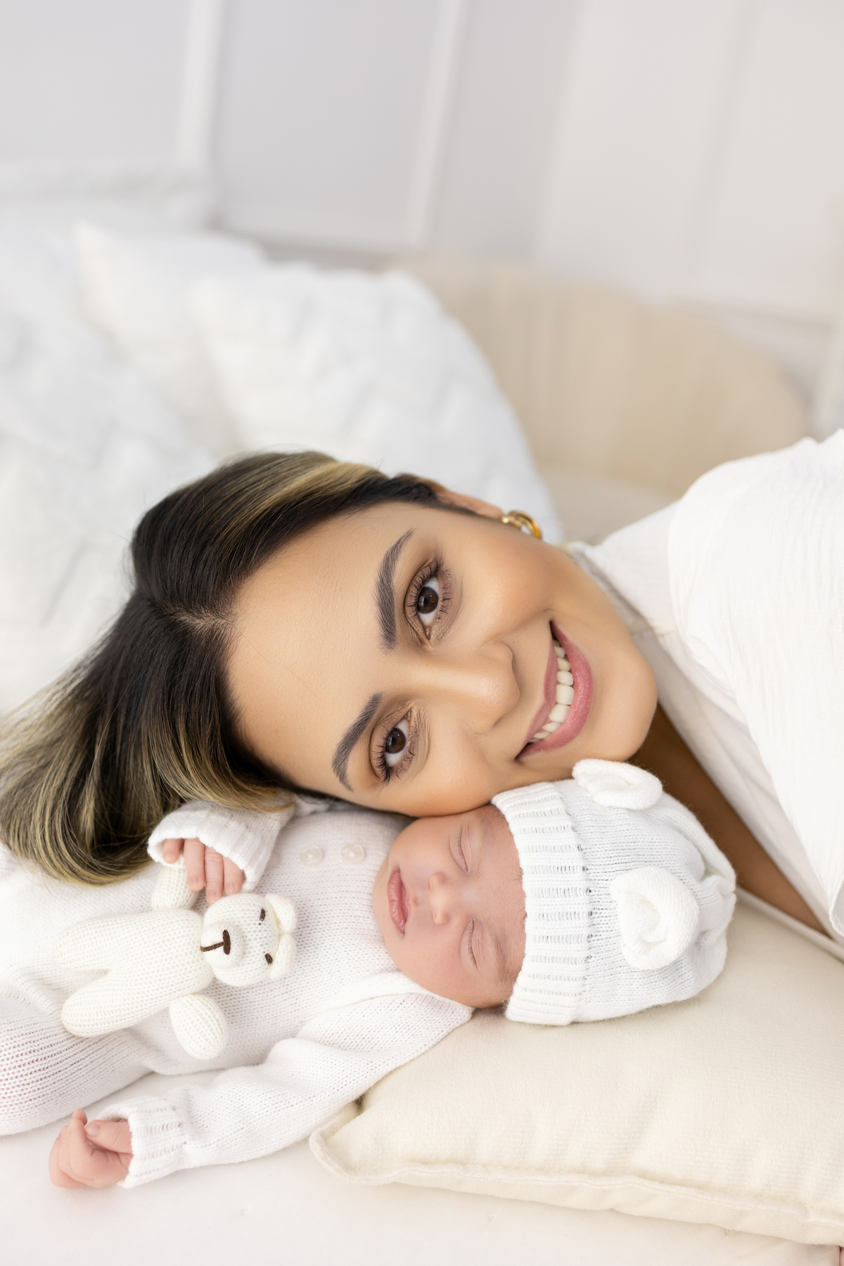 Ensaio Newborn natural do Pedro, ensaio em estúdio em Londrina-Pr, fotógrafa especializada em ensaios de bebê em família.