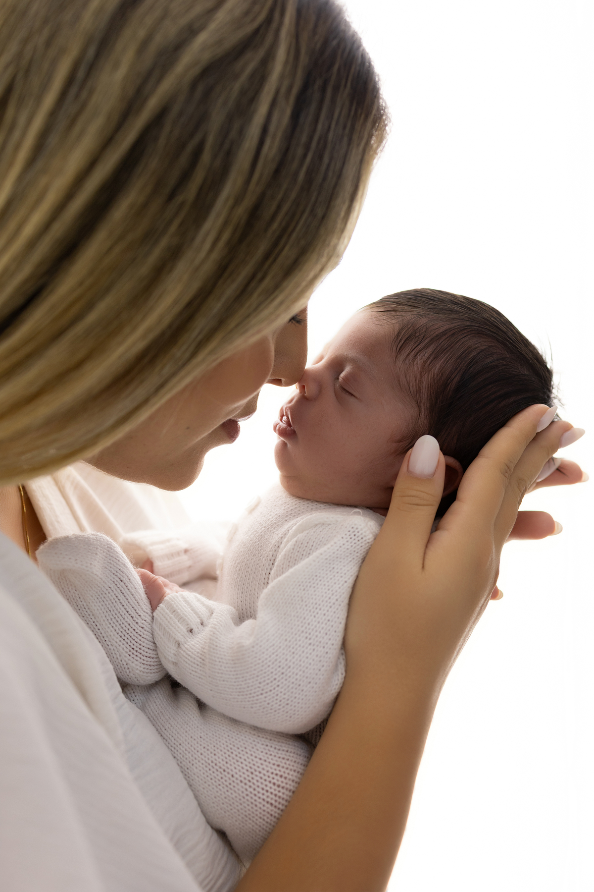 Ensaio Newborn natural do Pedro, ensaio em estúdio em Londrina-Pr, fotógrafa especializada em ensaios de bebê em família.