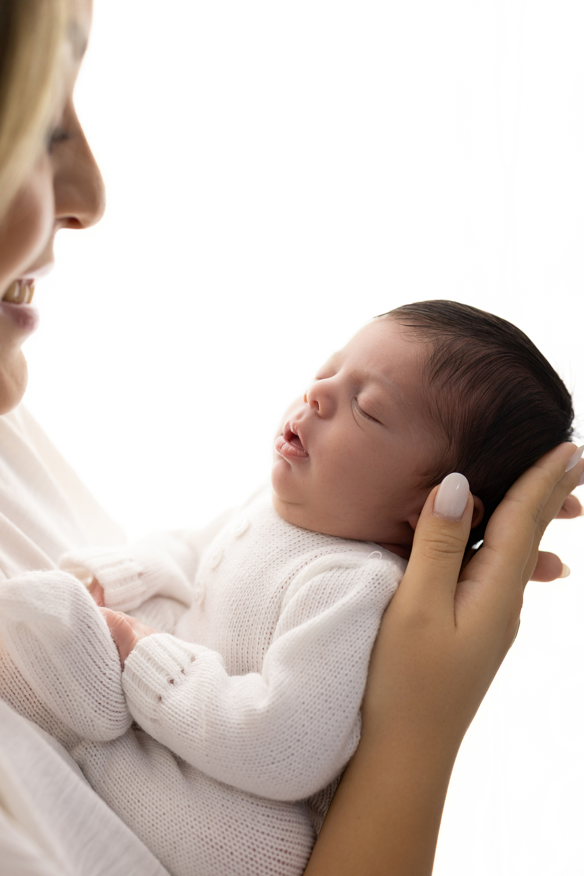 Ensaio Newborn natural do Pedro, ensaio em estúdio em Londrina-Pr, fotógrafa especializada em ensaios de bebê em família.