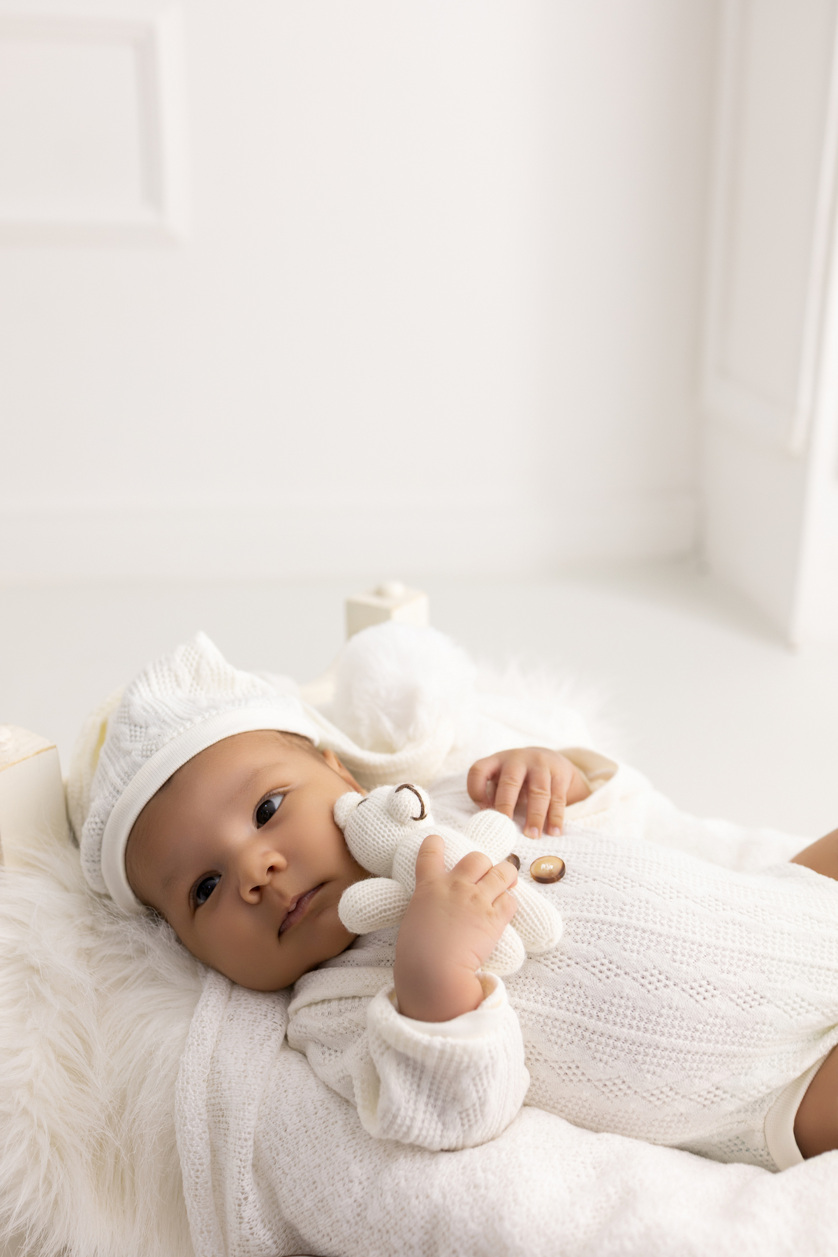 Ensaio Newborn natural do Emanuel, ensaio em estúdio em Londrina-pr, fotografa especializada em ensaios em bebê em família.