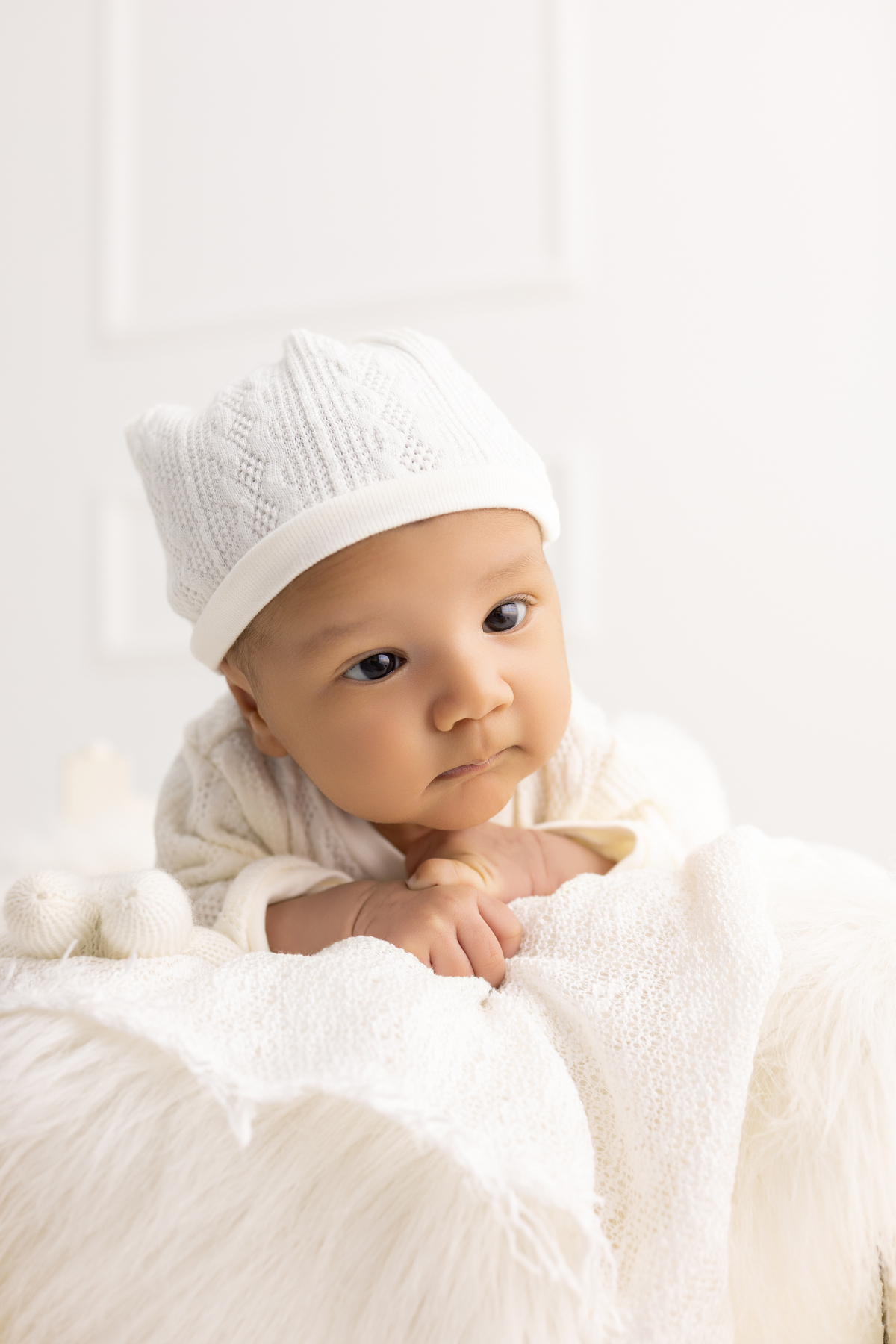Ensaio Newborn natural do Emanuel, ensaio em estúdio em Londrina-pr, fotografa especializada em ensaios em bebê em família.
