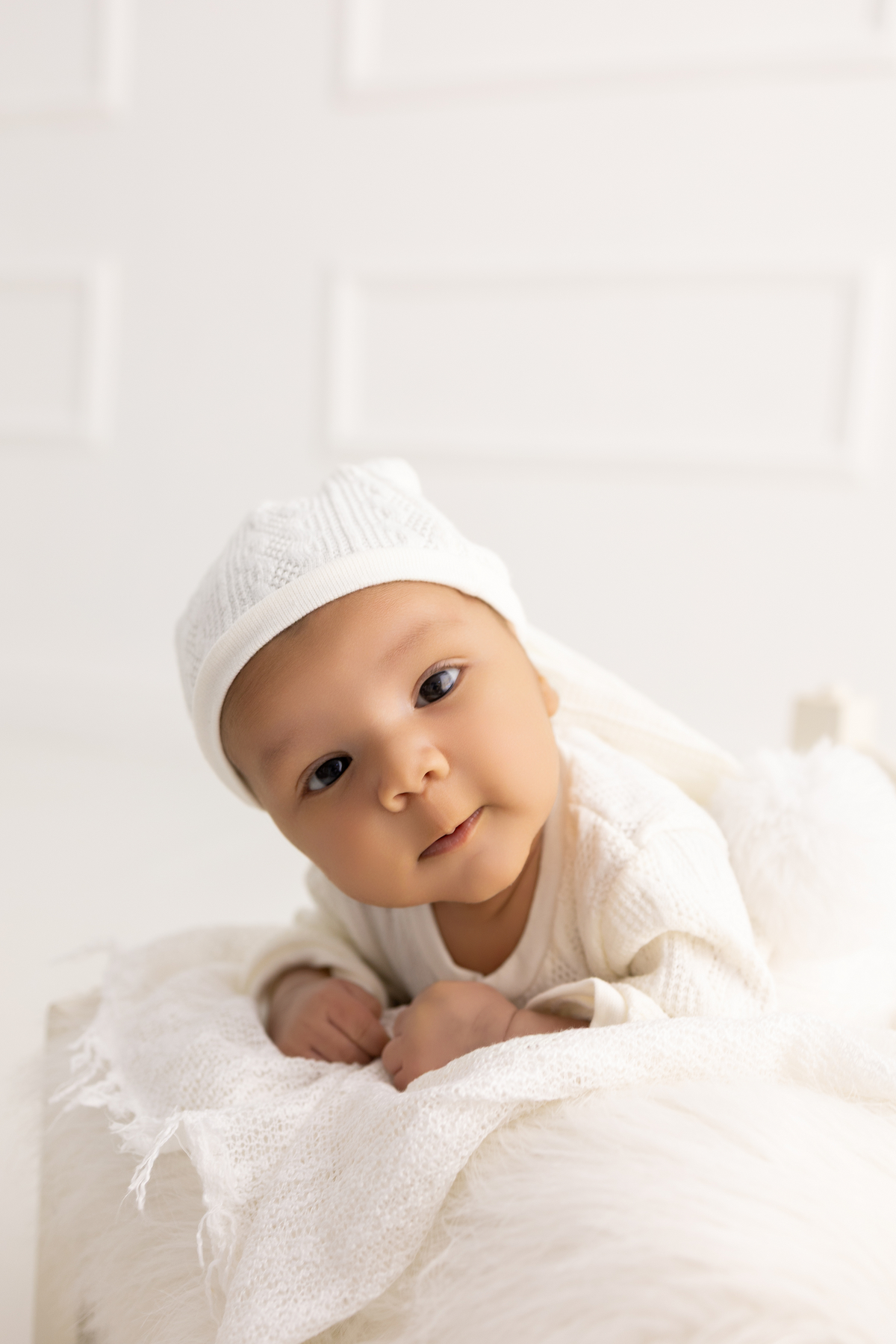 Ensaio Newborn natural do Emanuel, ensaio em estúdio em Londrina-pr, fotografa especializada em ensaios em bebê em família.
