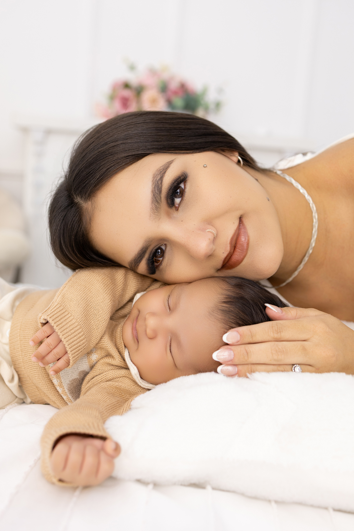 Ensaio Newborn natural do Emanuel, ensaio em estúdio em Londrina-pr, fotografa especializada em ensaios em bebê em família.