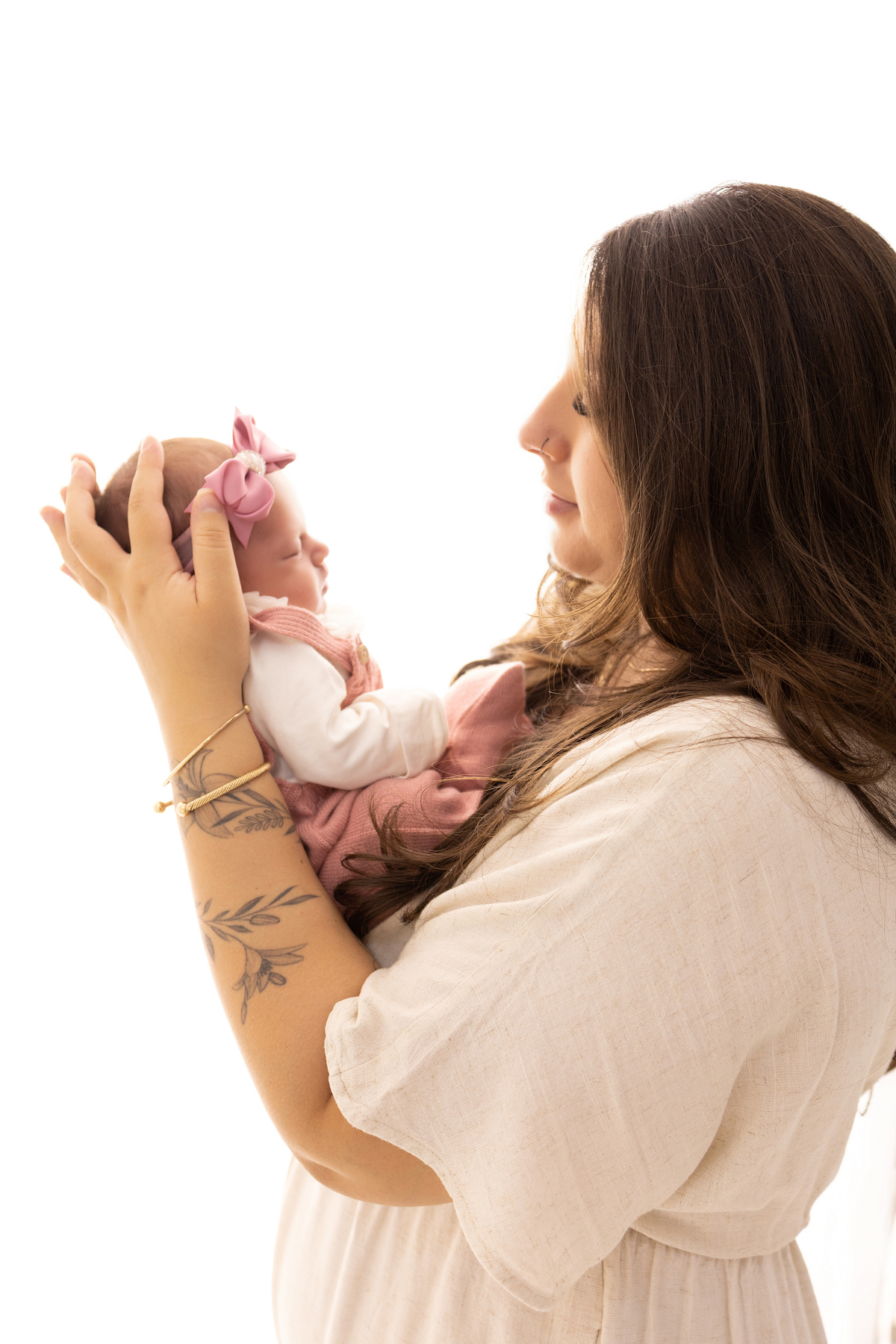 Ensaio Newborn natural da Laura, ensaio em estúdio em Londrina-pr, fotografa especializada em ensaios de bebês em família.