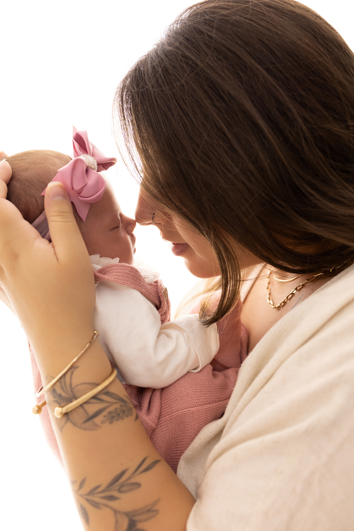 Ensaio Newborn natural da Laura, ensaio em estúdio em Londrina-pr, fotografa especializada em ensaios de bebês em família.