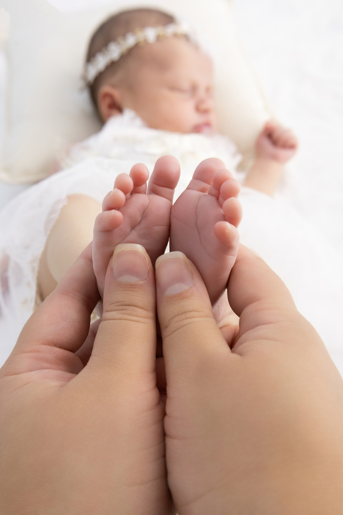 Ensaio Newborn natural da Laura, ensaio em estúdio em Londrina-pr, fotografa especializada em ensaios de bebês em família.