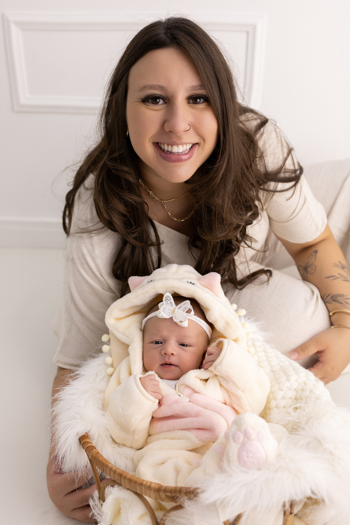 Ensaio Newborn natural da Laura, ensaio em estúdio em Londrina-pr, fotografa especializada em ensaios de bebês em família.