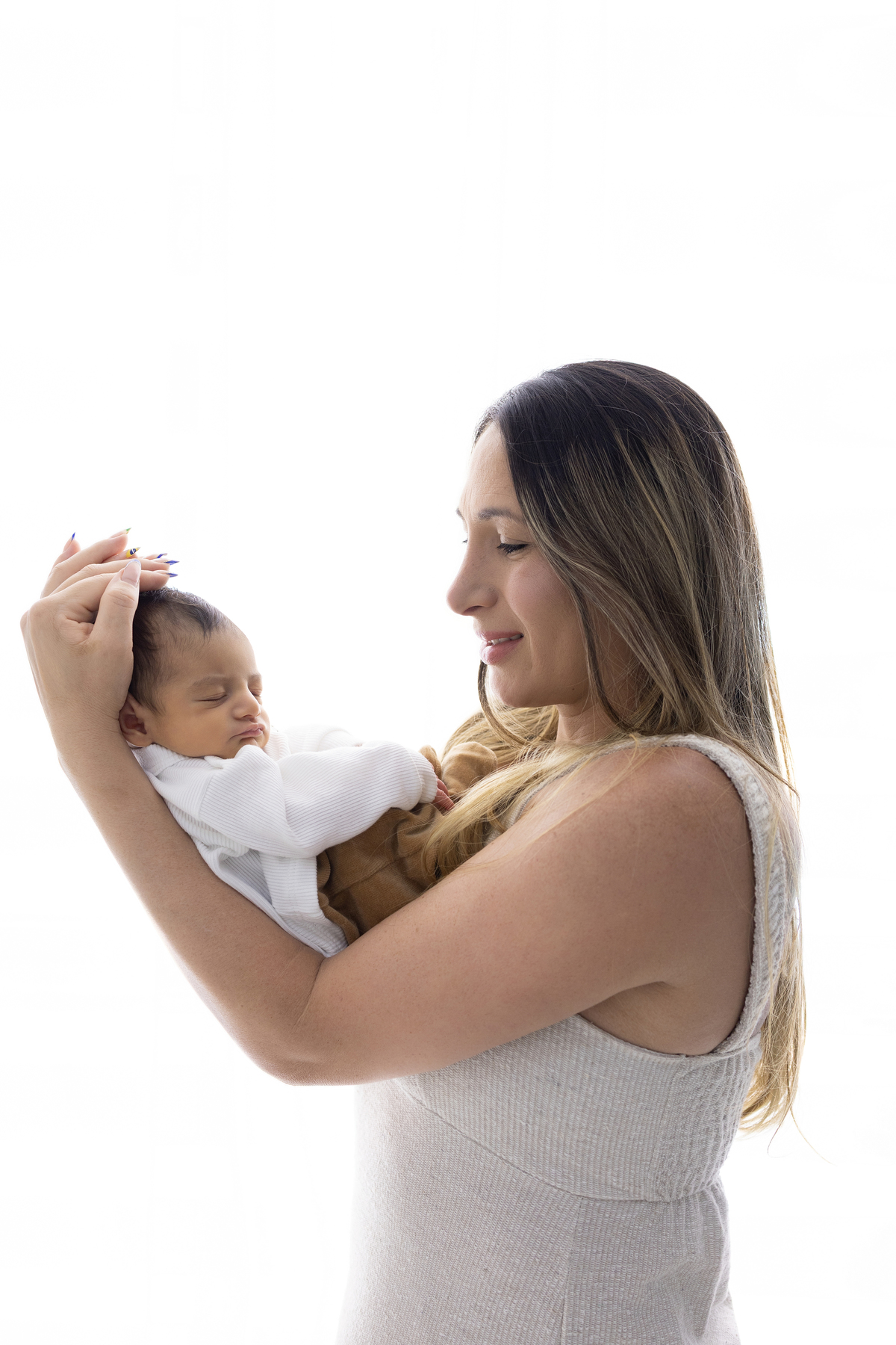 Ensaio Newborn natural do Benício, ensaio em estúdio em Londrina-pr, fotografa especializada em ensaios em bebê em família.