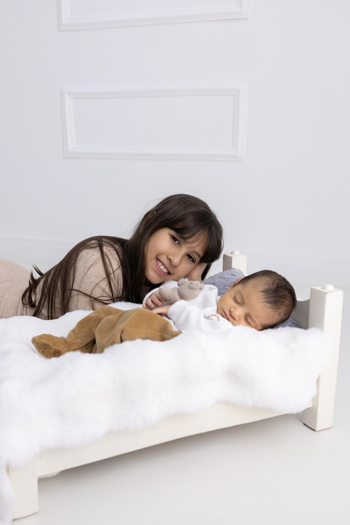 Ensaio Newborn natural do Benício, ensaio em estúdio em Londrina-pr, fotografa especializada em ensaios em bebê em família.