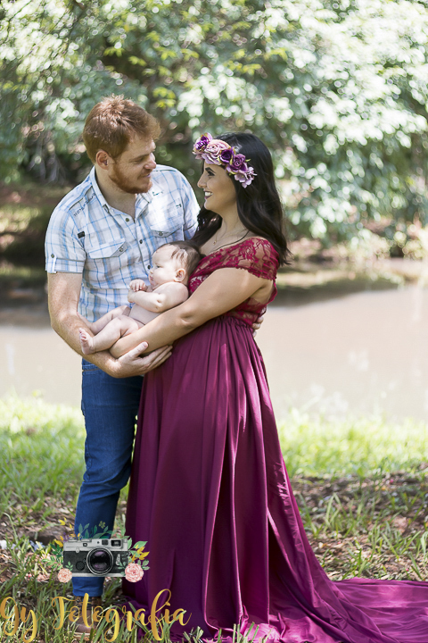ensaio amamentação e ensaio família, bebe 3 meses em londrina, fotografo especializado em ensaios de gestante  família. fotografa em londrina