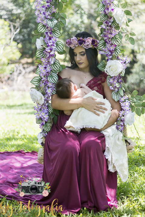 que tal contratar um fotografo profissional para registrar momentos lindos como o ato de amamentar. momento registrado por - Giscellayne | Gy Fotografia