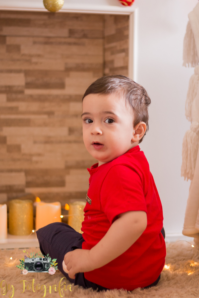 Mini ensaio de natal, momento registrado pela Giscellayne | Gy Fotografia, fotografo em londrina, especializada em ensaios fotográficos de família, bebes, gestantes e crianças.