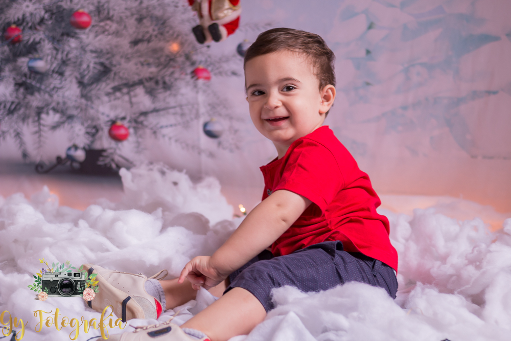 Mini ensaio de natal, momento registrado pela Giscellayne | Gy Fotografia, fotografo em londrina, especializada em ensaios fotográficos de família, bebes, gestantes e crianças.