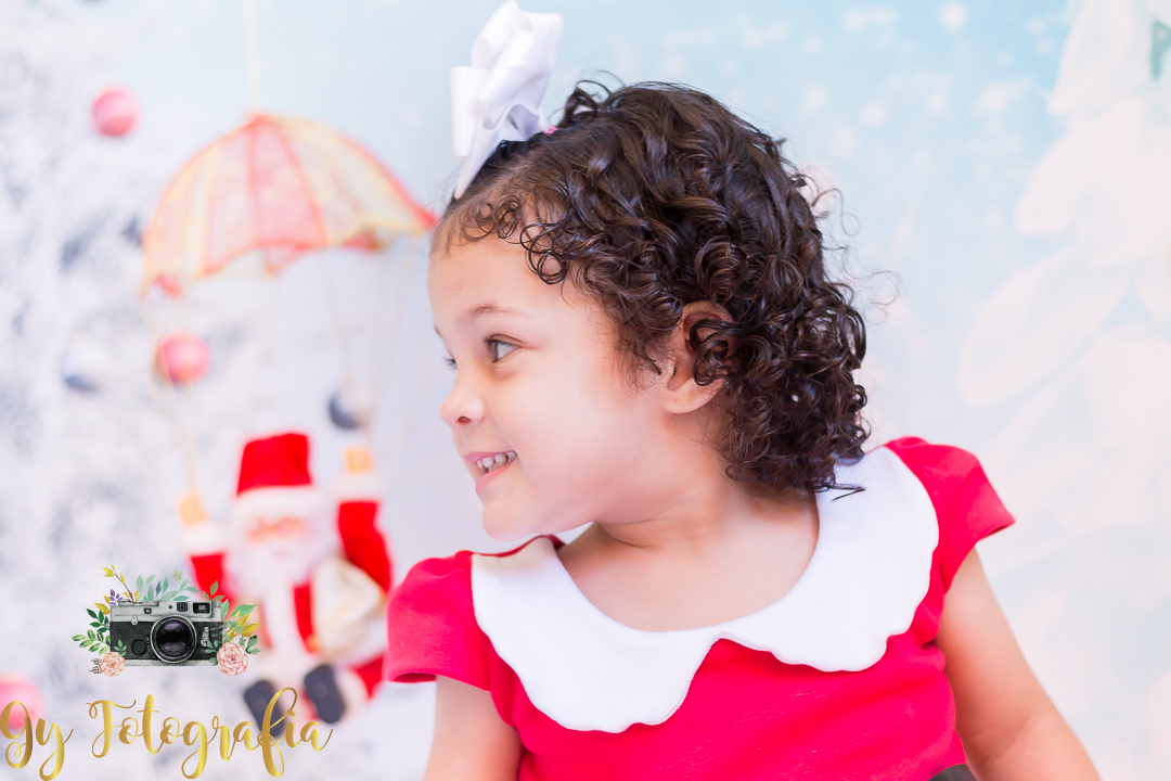 Mini ensaio de natal, momento registrado pela Giscellayne | Gy Fotografia, fotografo em londrina, especializada em ensaios fotográficos de família, bebes, gestantes e crianças.