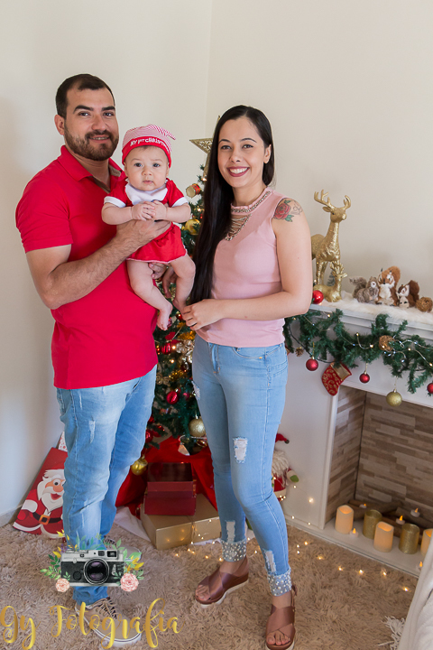 retrato de familia. Momento registrado pela Giscellayne | Gy fotografia, fotografo em londrina especializado em ensaio de bebes, crianças, gestantes.